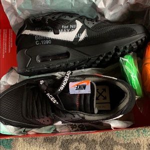 The 10: NIKE AIR MAX 90 size 5.5